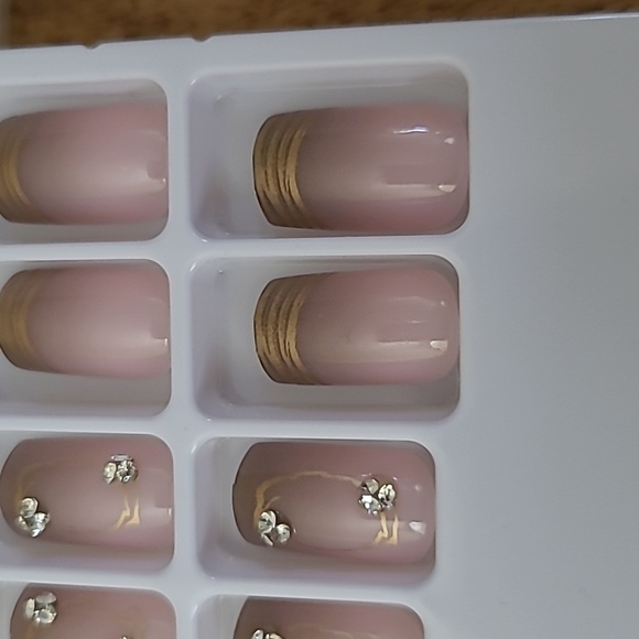 Rhinestone French Manicure Press On Nails - Picture 14 of 15